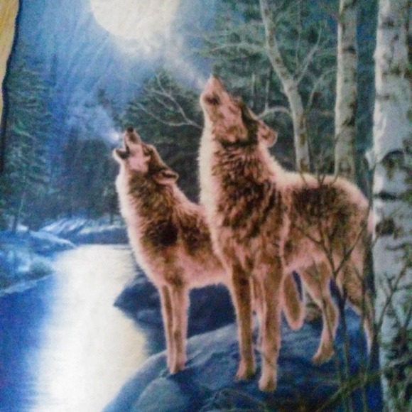 Wolf Throw or blanket - Picture 1 of 5